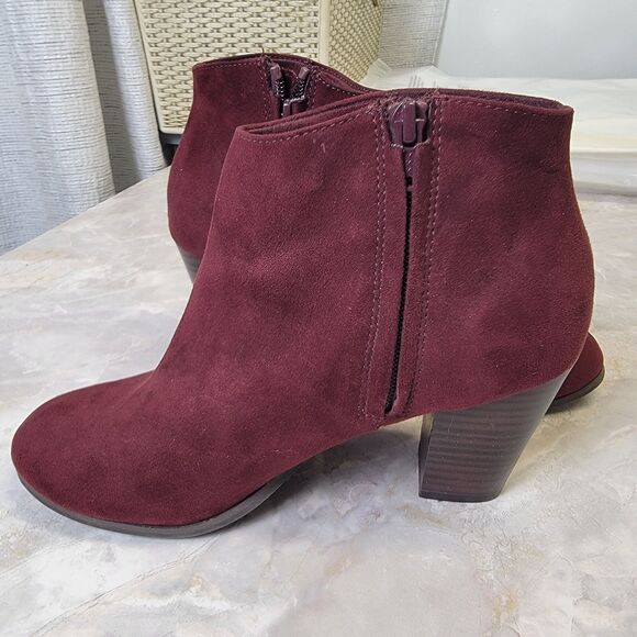 Old Navy Women's Size 8 Oxblood/Burgundy Block Heeled Ankle Boot - Picture 9 of 16